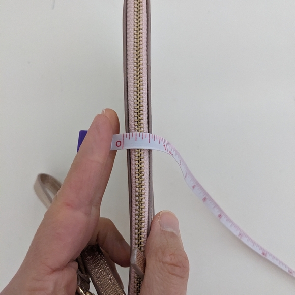 New? EXCELLENT Cond! Kate Spade New York Tinie Laurel Way Rose Gold Wristlet - Picture 3 of 14